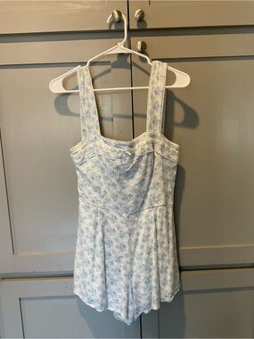 Altar'd State White &Blue Floral Lace-trim camisole Romper